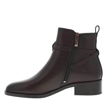 Boots en cuir chocolat à talon décroché bas pourvues d'une fermeture zippée - Image 3
