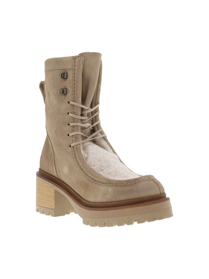 Bottines camel à talon...