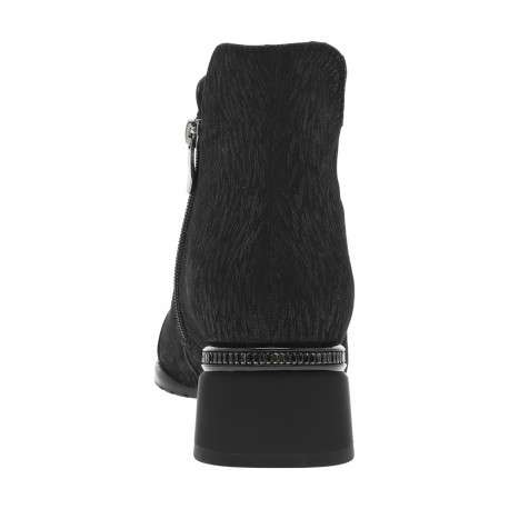 Boots en cuir noires à talon décroché et un zip avec la marque dessus - Image 4