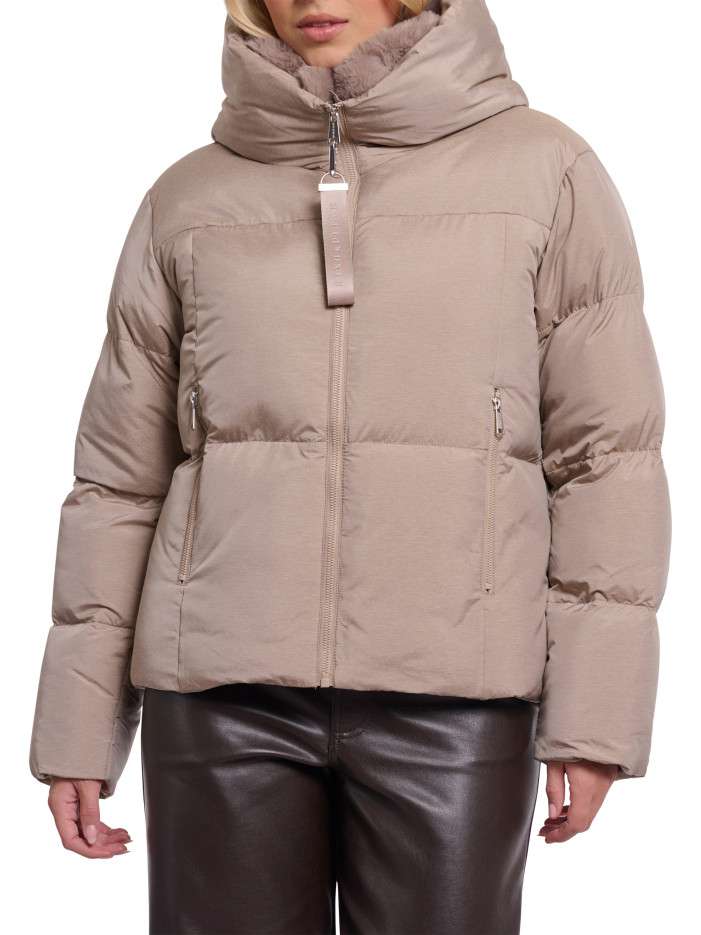 Doudoune beige à coupe...