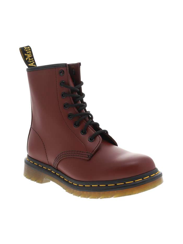 Boots en cuir lisse Ambassador bordeaux à semelle plate lacets ronds et œillets contrastés